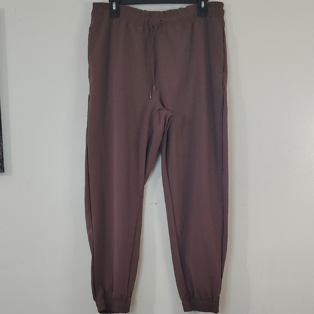 Athleta Metropolis Jogger Size 10 Travel Athleisure Pant